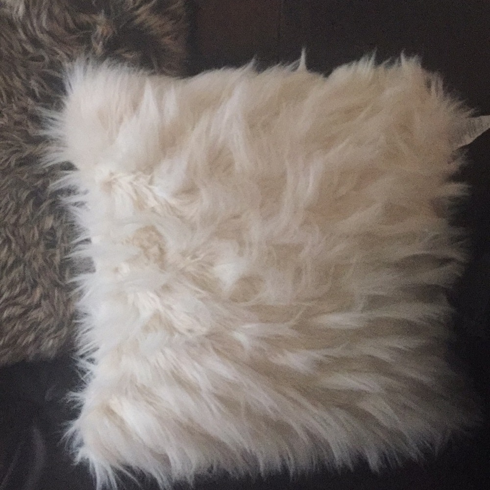 Large offwhite & cream pillow 20x20” FURRY